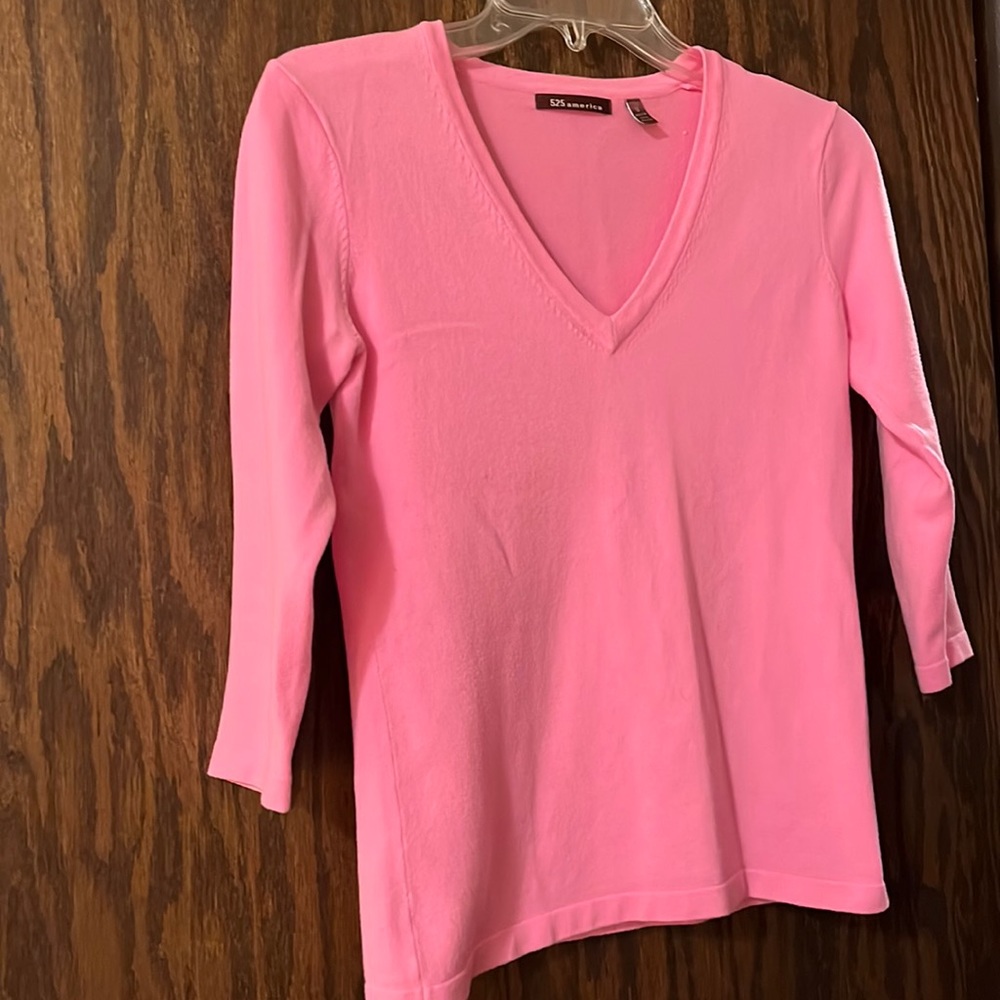 525 America V Neck Sweater - Size Small